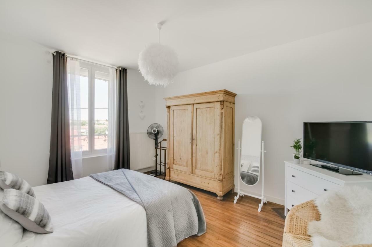 Maison Qui S'Y Frotte S'Y Pique Robert-Espagne 外观 照片